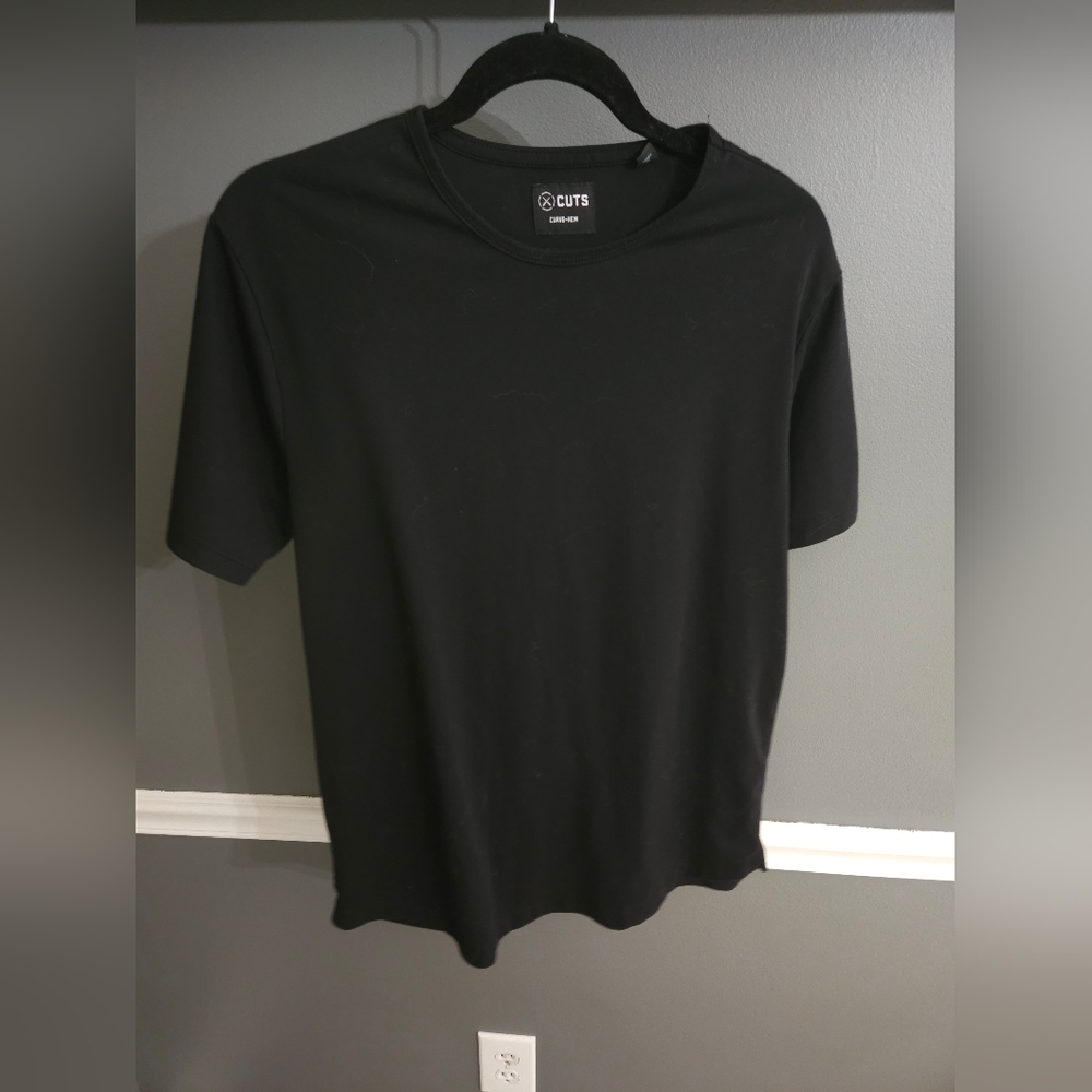 Cuts Clothing AO Curve Hem- Black